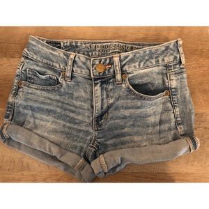 AMERICAN EAGLE Light Wash Denim Shorts